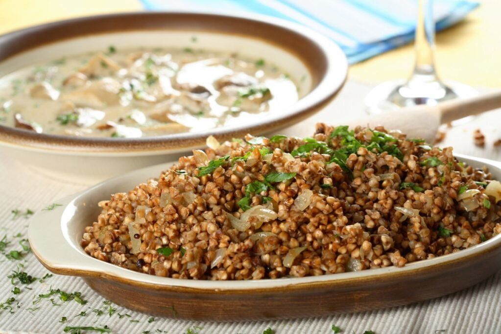 Buckwheat with meat and herbs